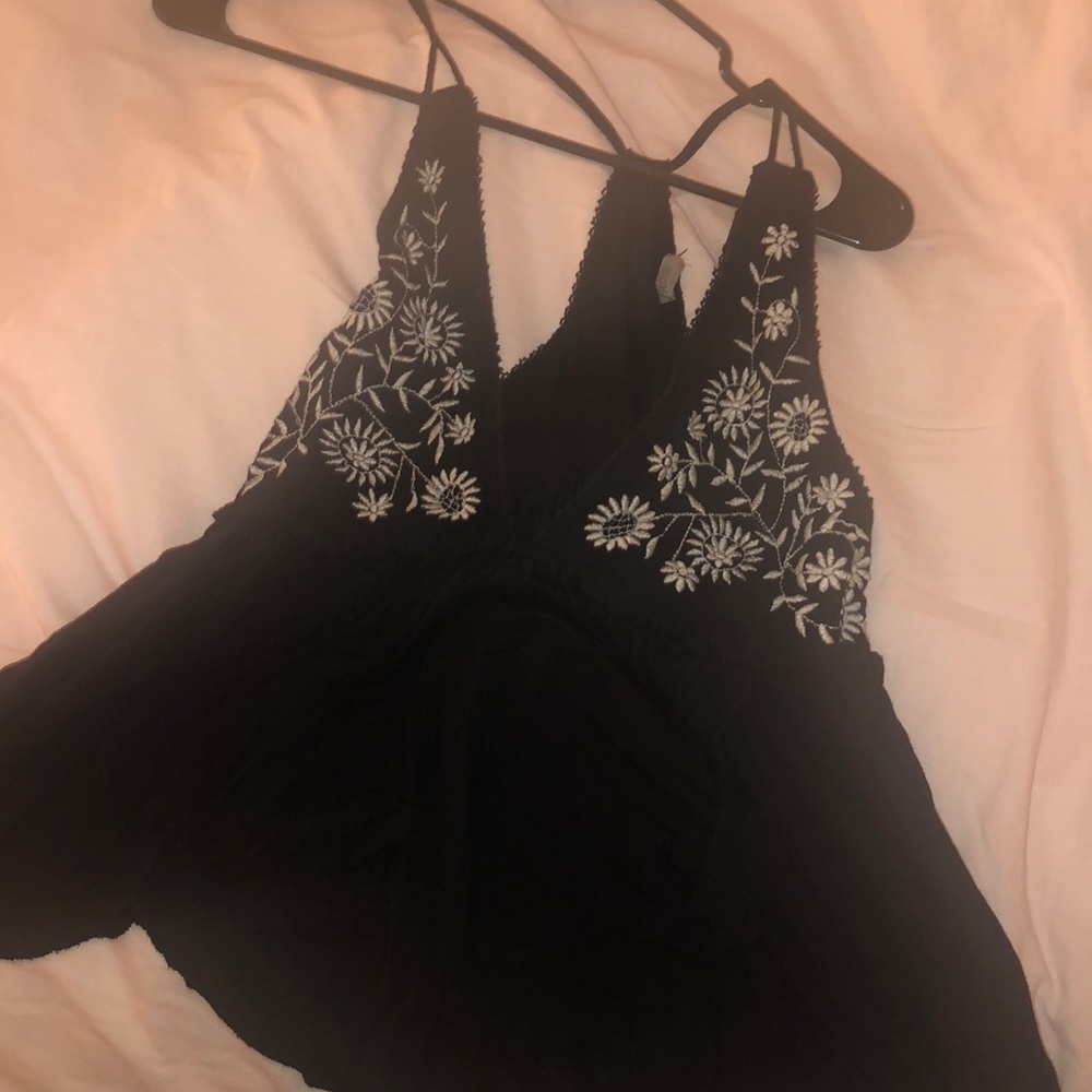 DEEP V UBRAN TANK TOP